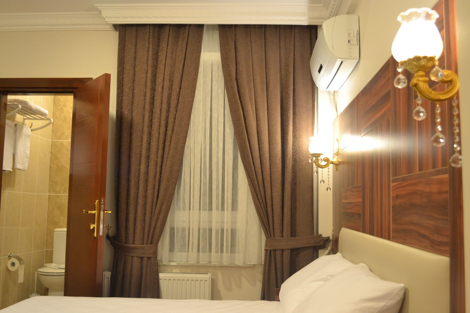 Hotel Fatih Истанбул Екстериор снимка